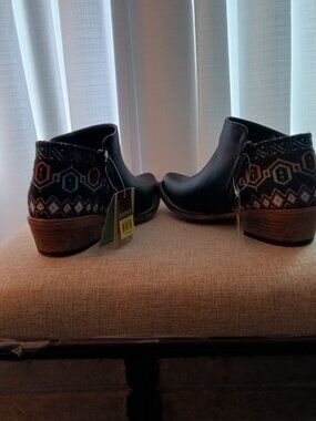 ROPER WOMEN'S SEDONA SOUTHWESTERN HEEL FASHION BOOTIES NIB size 7.5